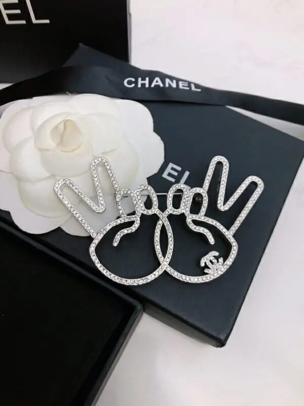 chanel brooches pour femme s_122a7173